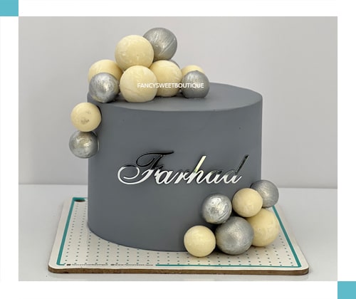 خاکستری . سفید . نقره ای 